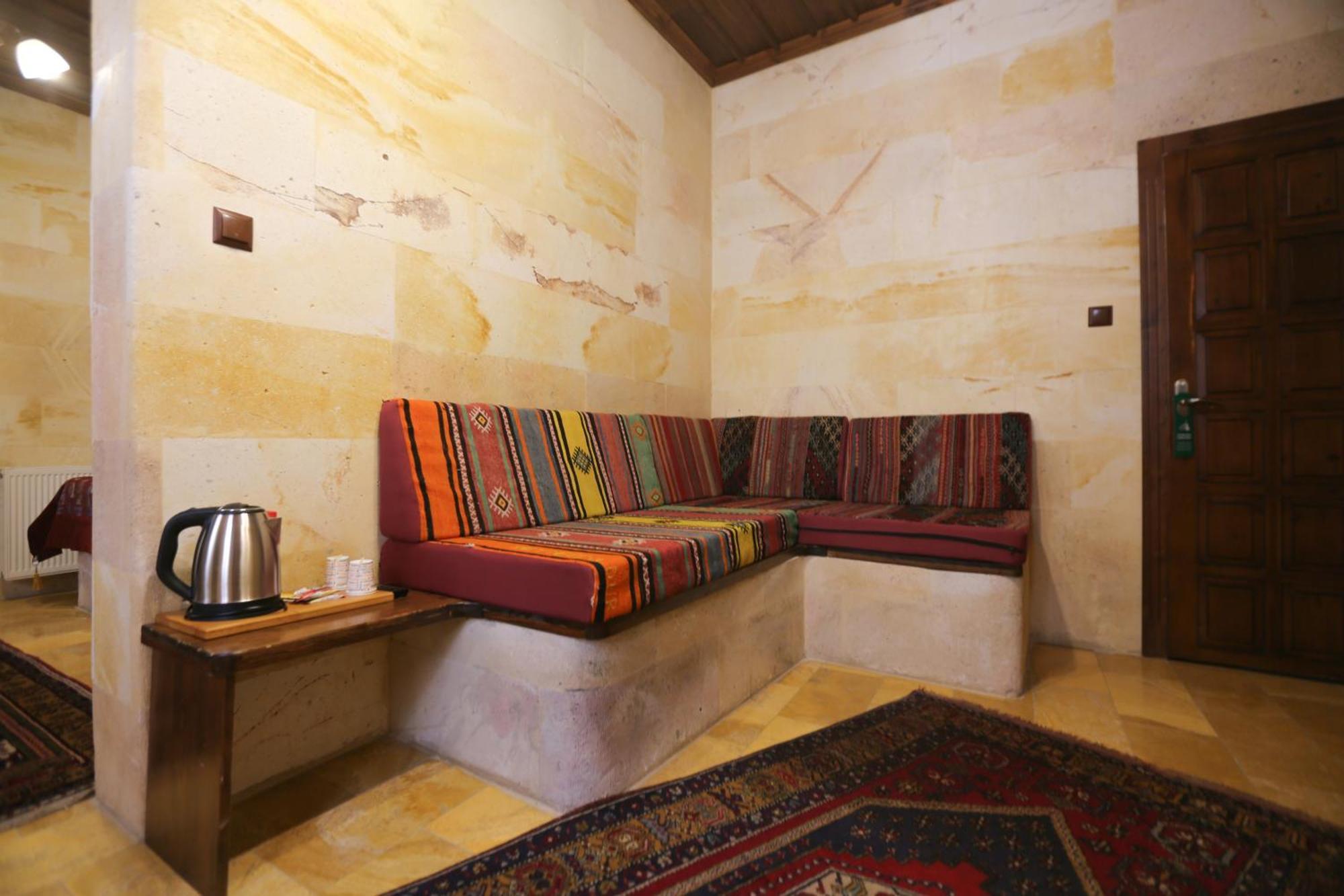 Akuzun Stone Hotel Ürgüp Bagian luar foto