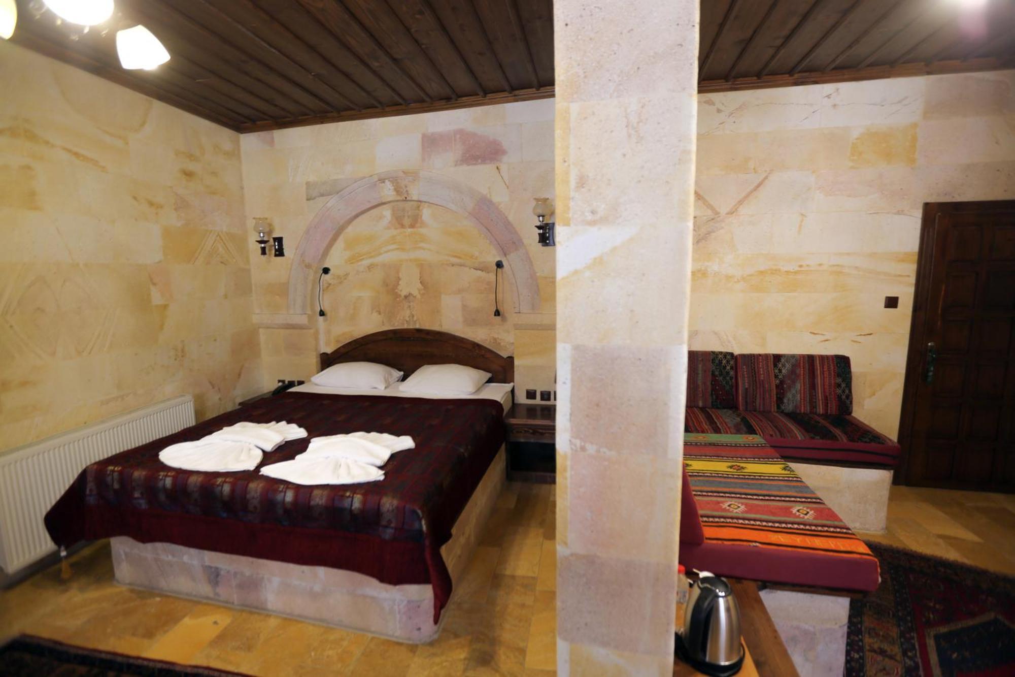 Akuzun Stone Hotel Ürgüp Bagian luar foto