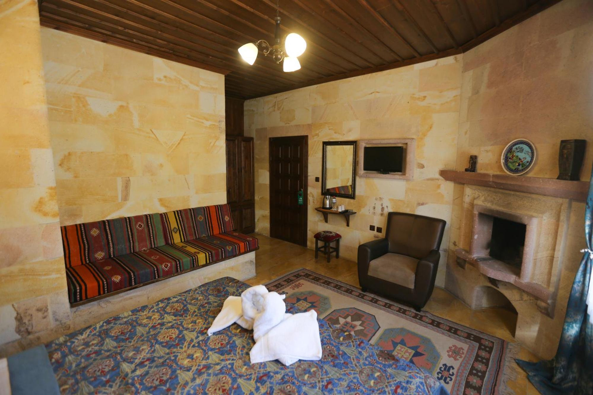 Akuzun Stone Hotel Ürgüp Bagian luar foto