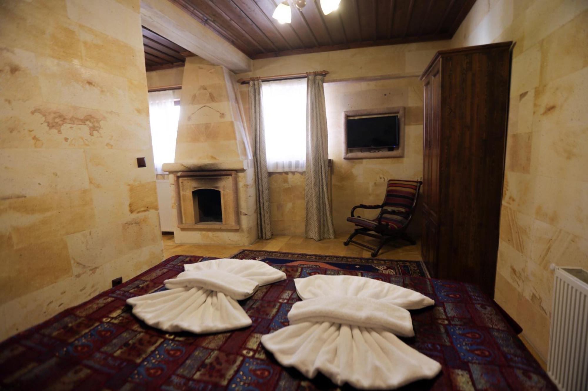 Akuzun Stone Hotel Ürgüp Bagian luar foto