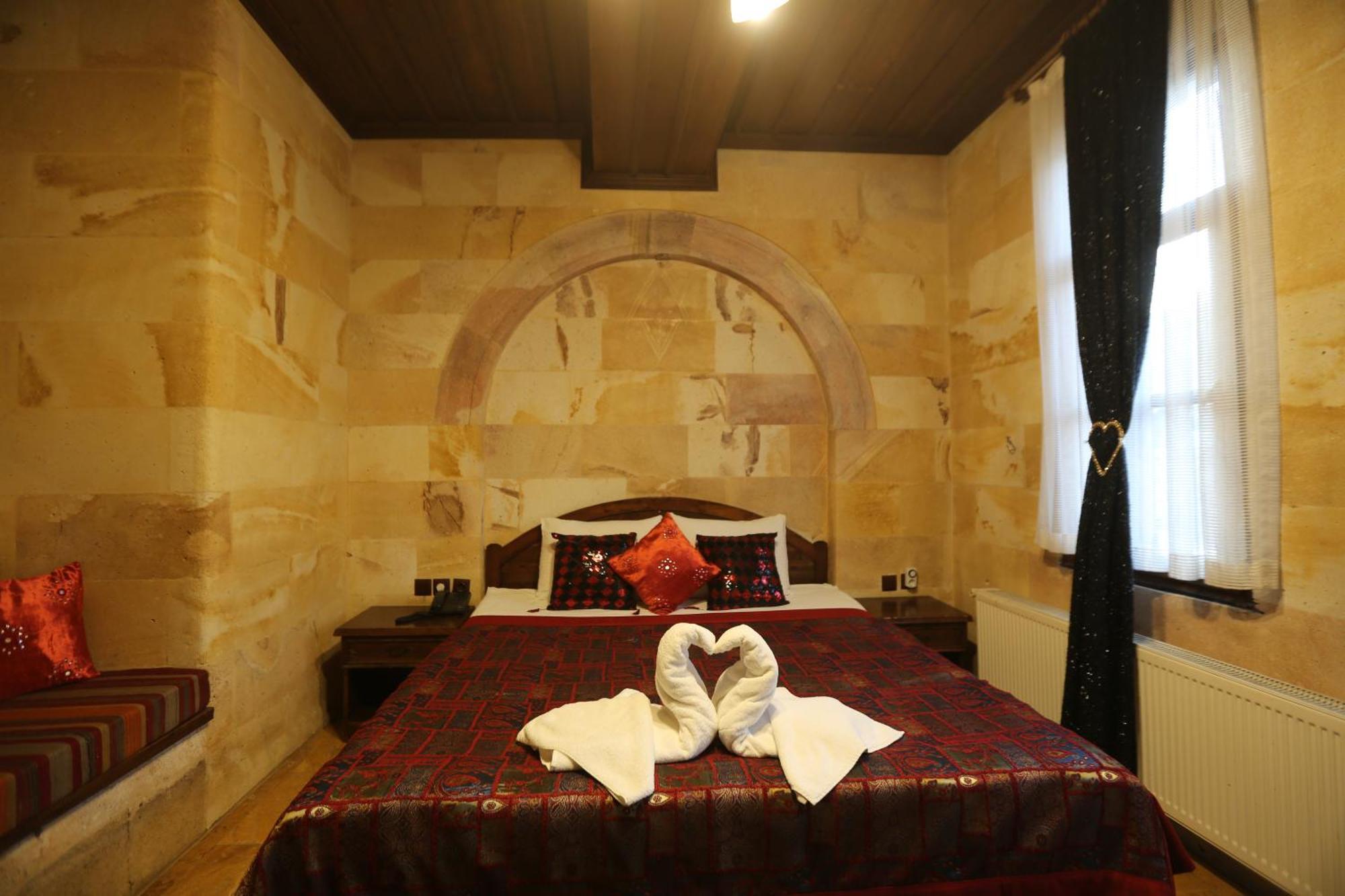 Akuzun Stone Hotel Ürgüp Bagian luar foto