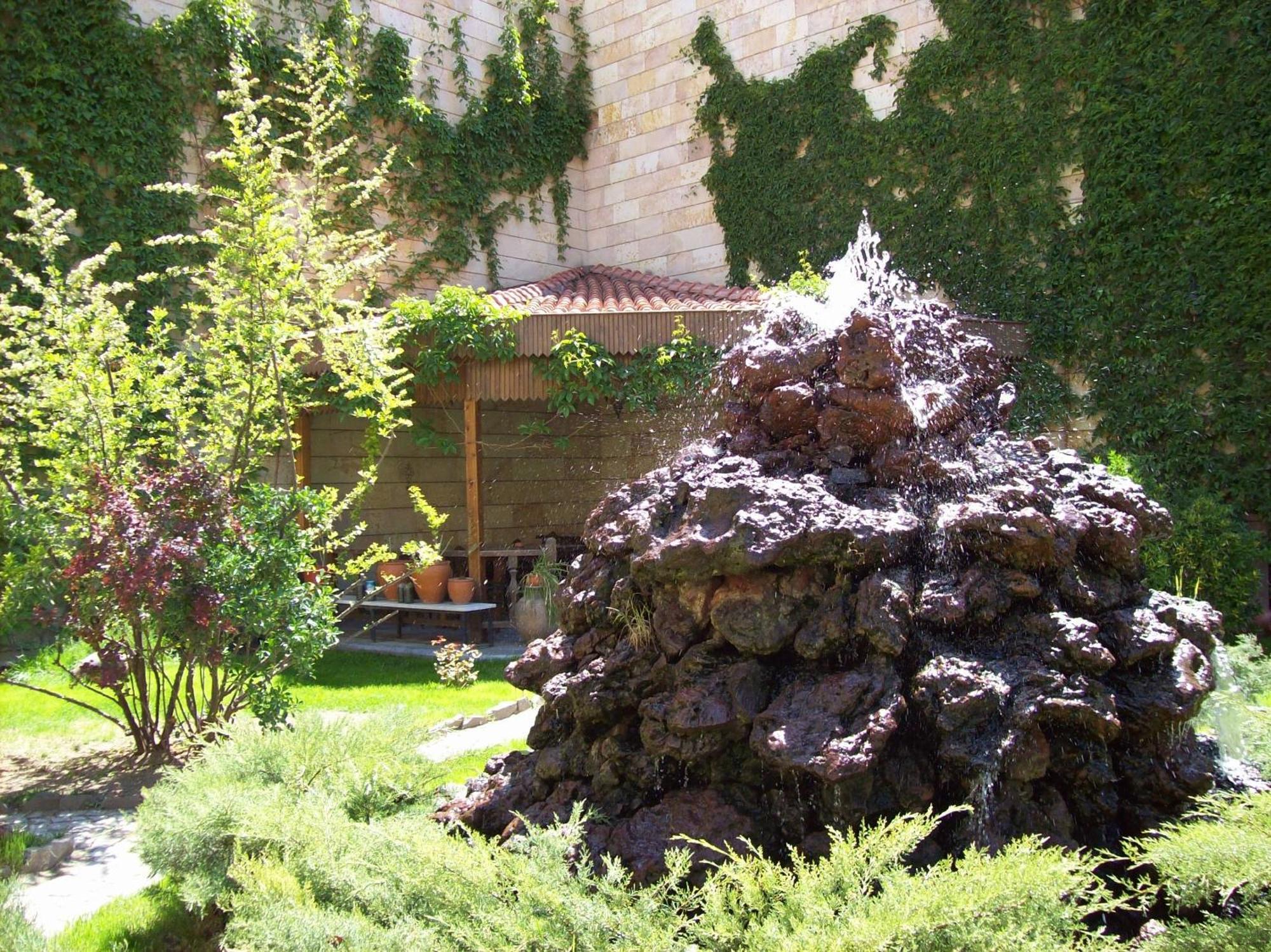 Akuzun Stone Hotel Ürgüp Bagian luar foto