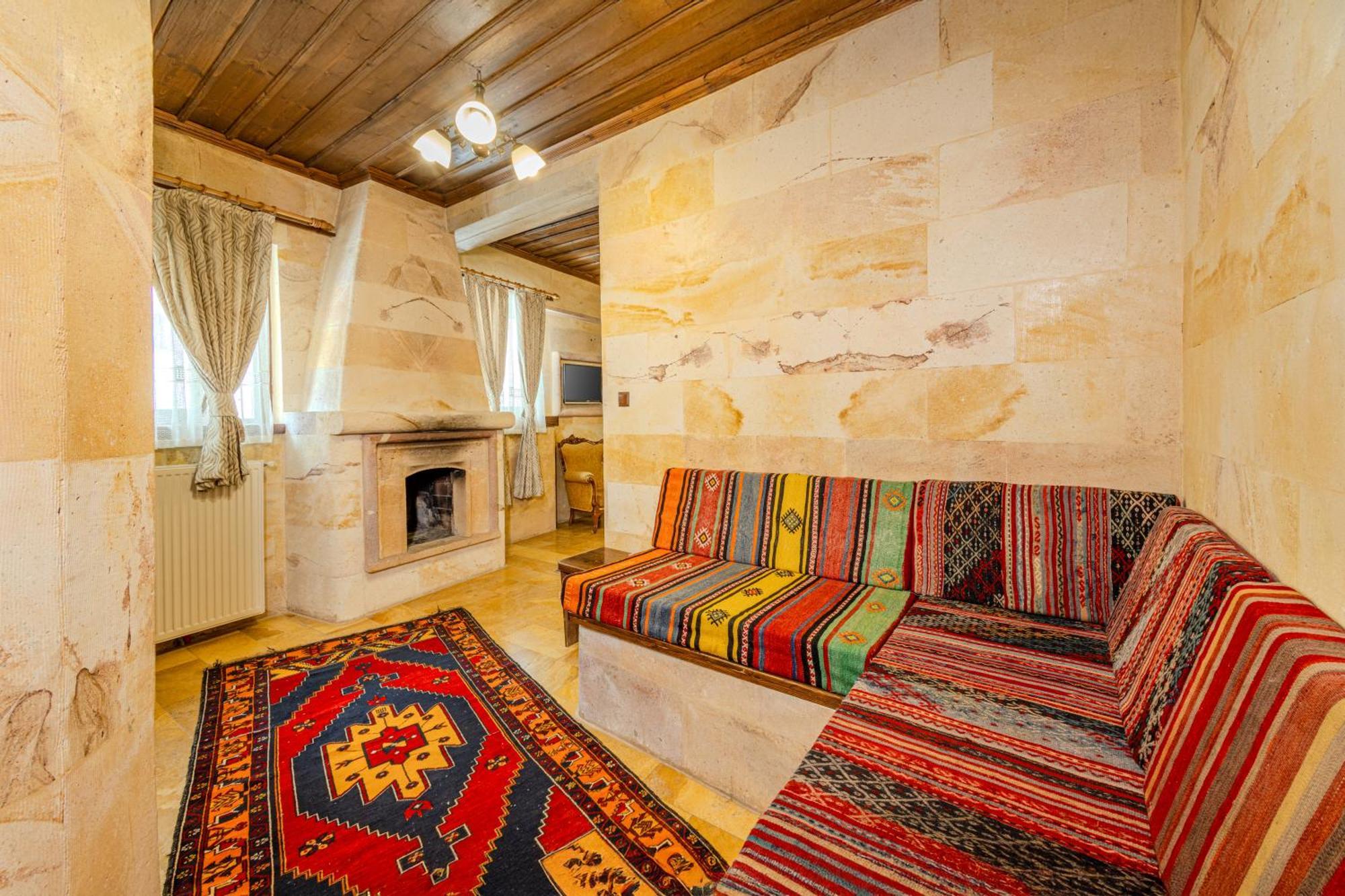 Akuzun Stone Hotel Ürgüp Bagian luar foto